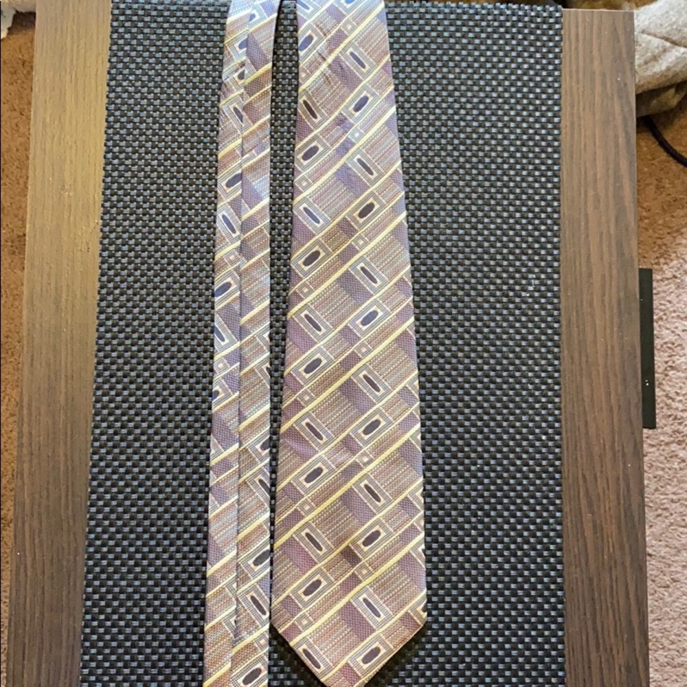 Abstract tie